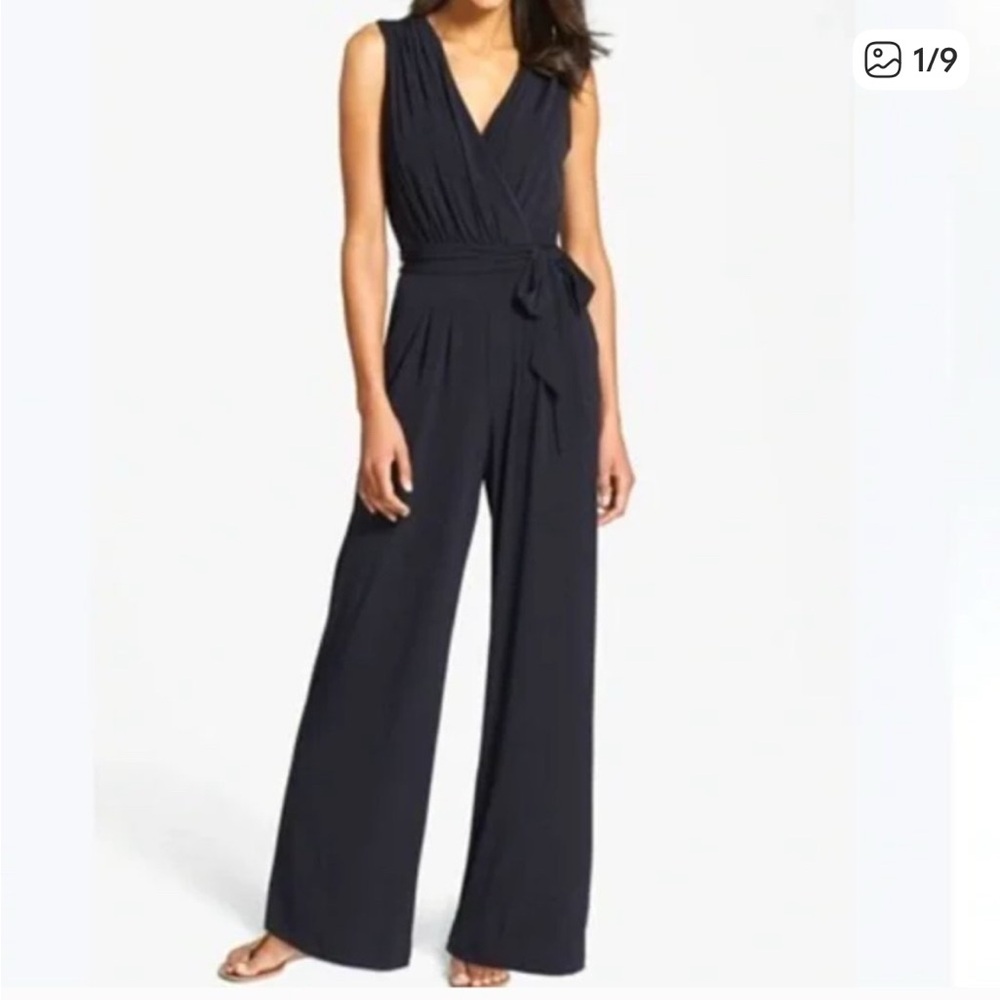 Vince Camuto V-Neck Black Sleeveless Jumpsuit - Size L